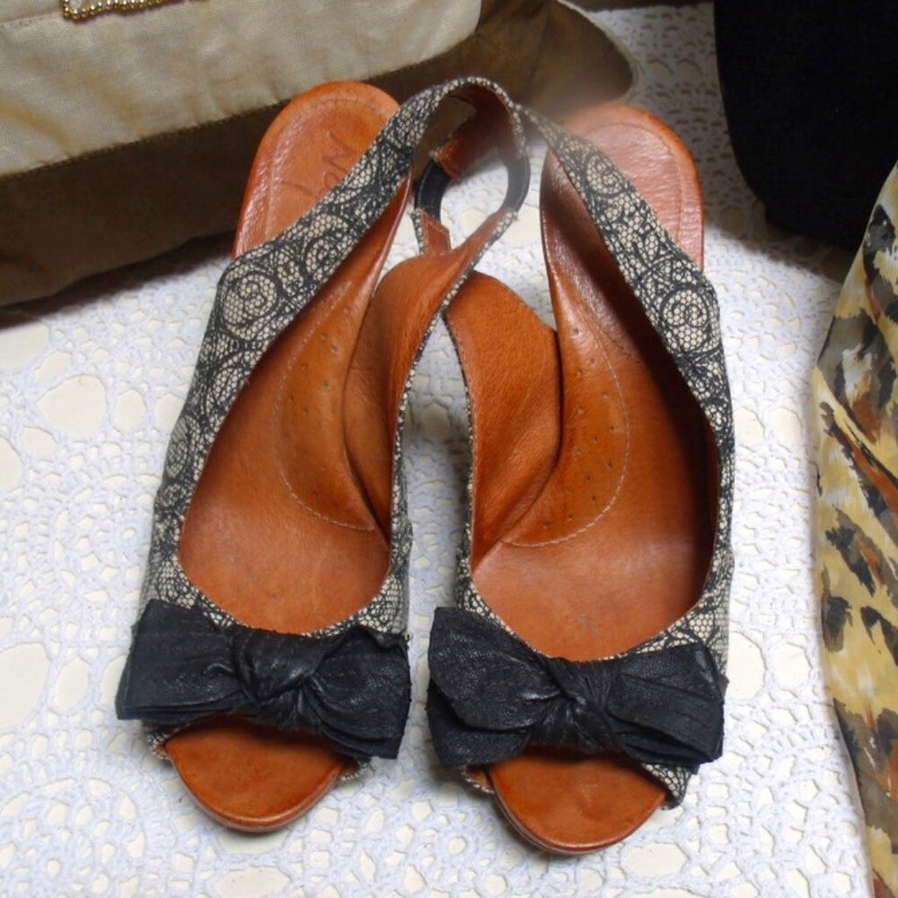 NAYA Slingback Wedge Heels 8.5